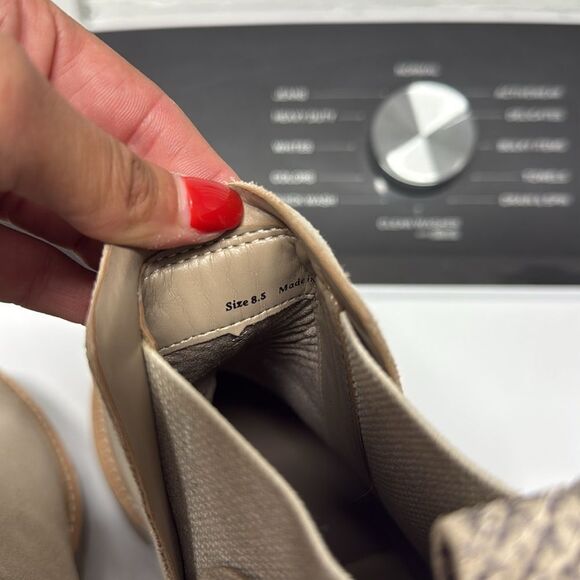 Women's Tan Ankle Boots - BRAND NEW Dolce Vita Soze 8.5 Booties - Picture 6 of 6